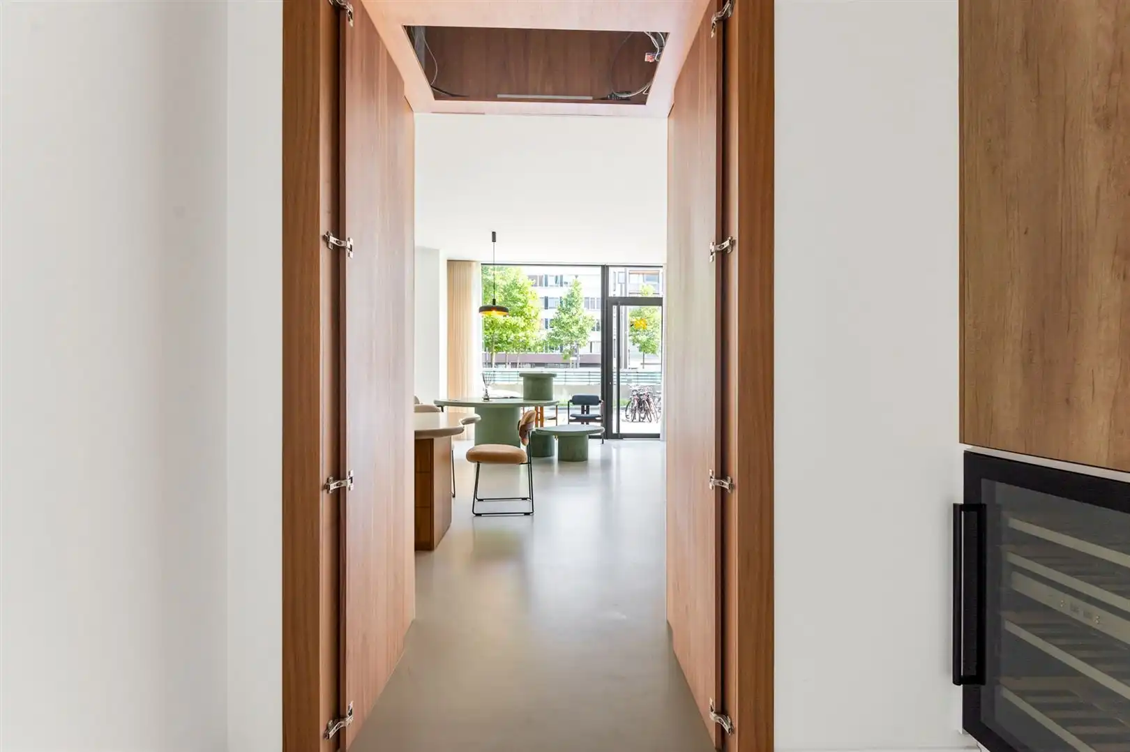 Luxueuze winkelruimte of kantoor vlakbij Rooseveltplaats, Centraal Station en Antwerpse Meir. foto 14