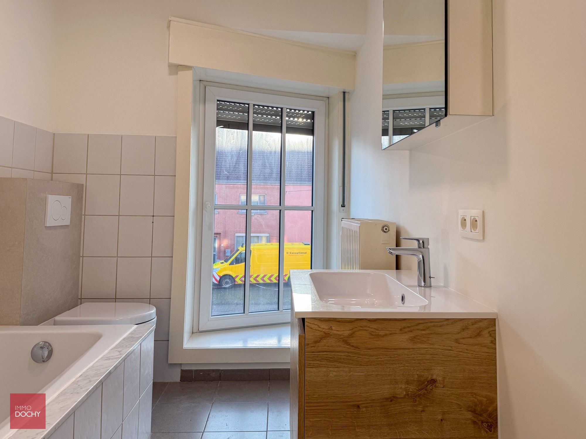 Volledig vernieuwde BURGERWONING met alle modern comfort | Kortrijkseweg 317 foto 15