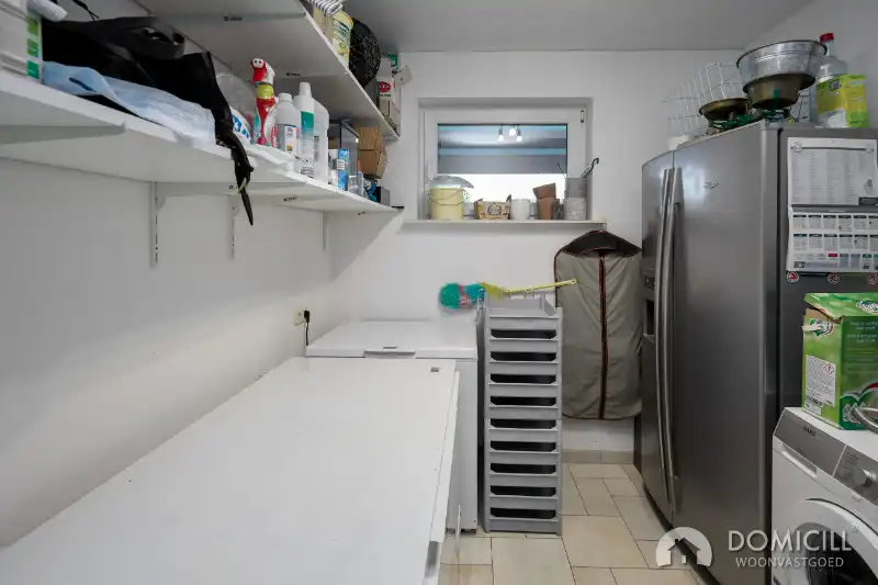 Roeselare : Recente mooie villa met zonnige tuin 3 à 4 slpks, dubbele garage en carport voor 3 wagens foto 7