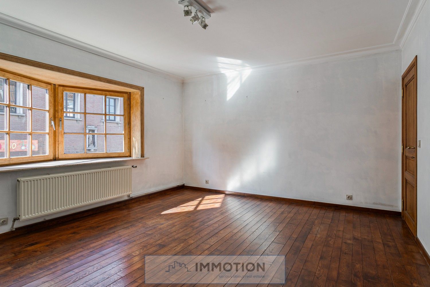 Unieke burgerwoning met bijgebouw en tuin foto 15