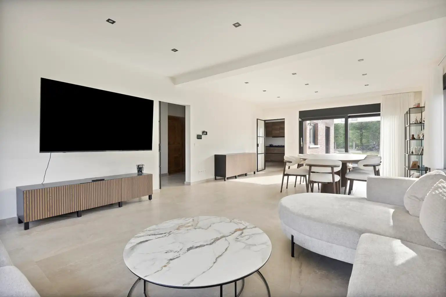 Volledig gerenoveerde bungalow op 8 are foto 7