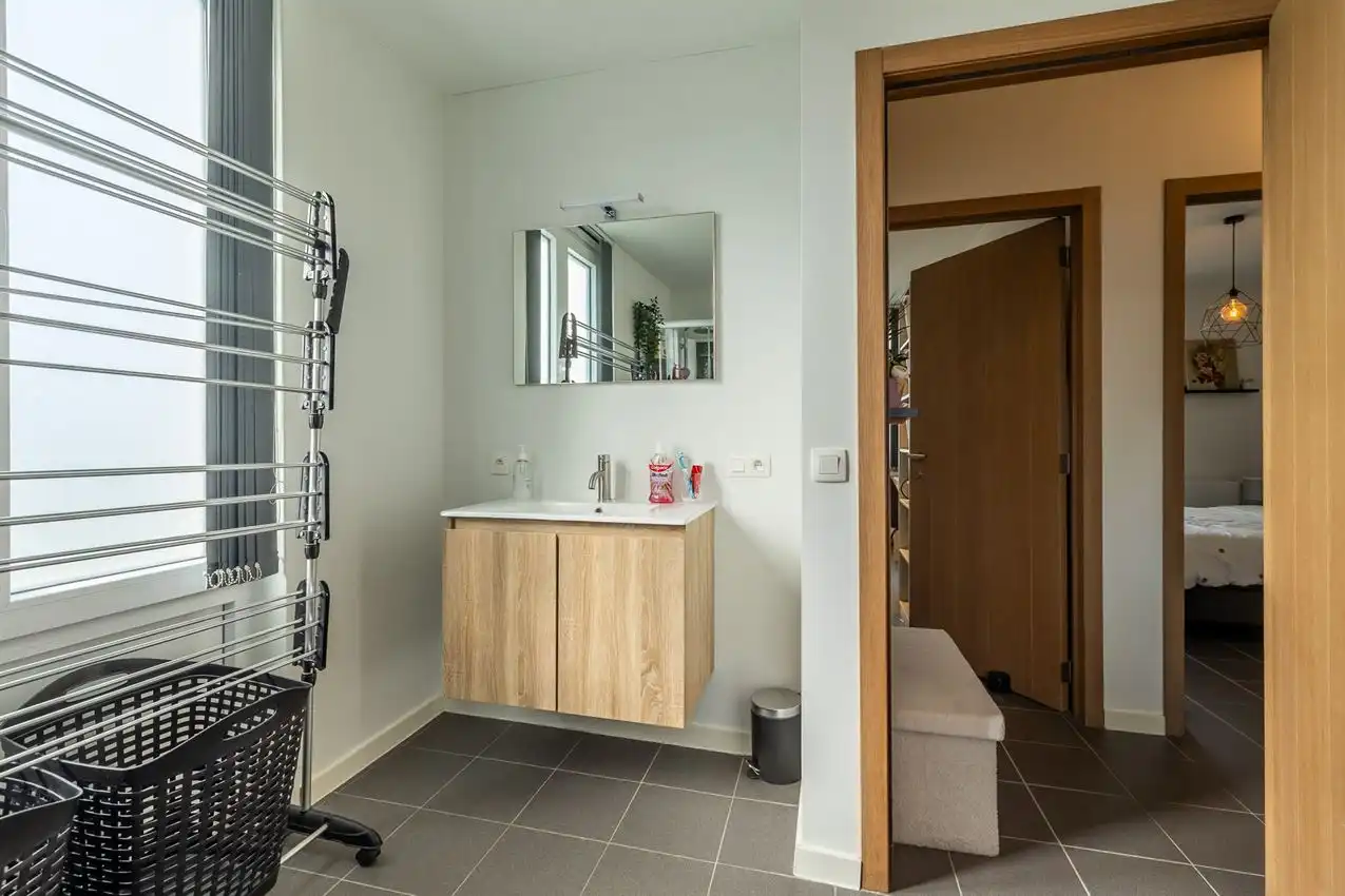 Gunstig gelegen woning, gelijkvloers, 2 slpk, omheinde tuin, garage foto 20