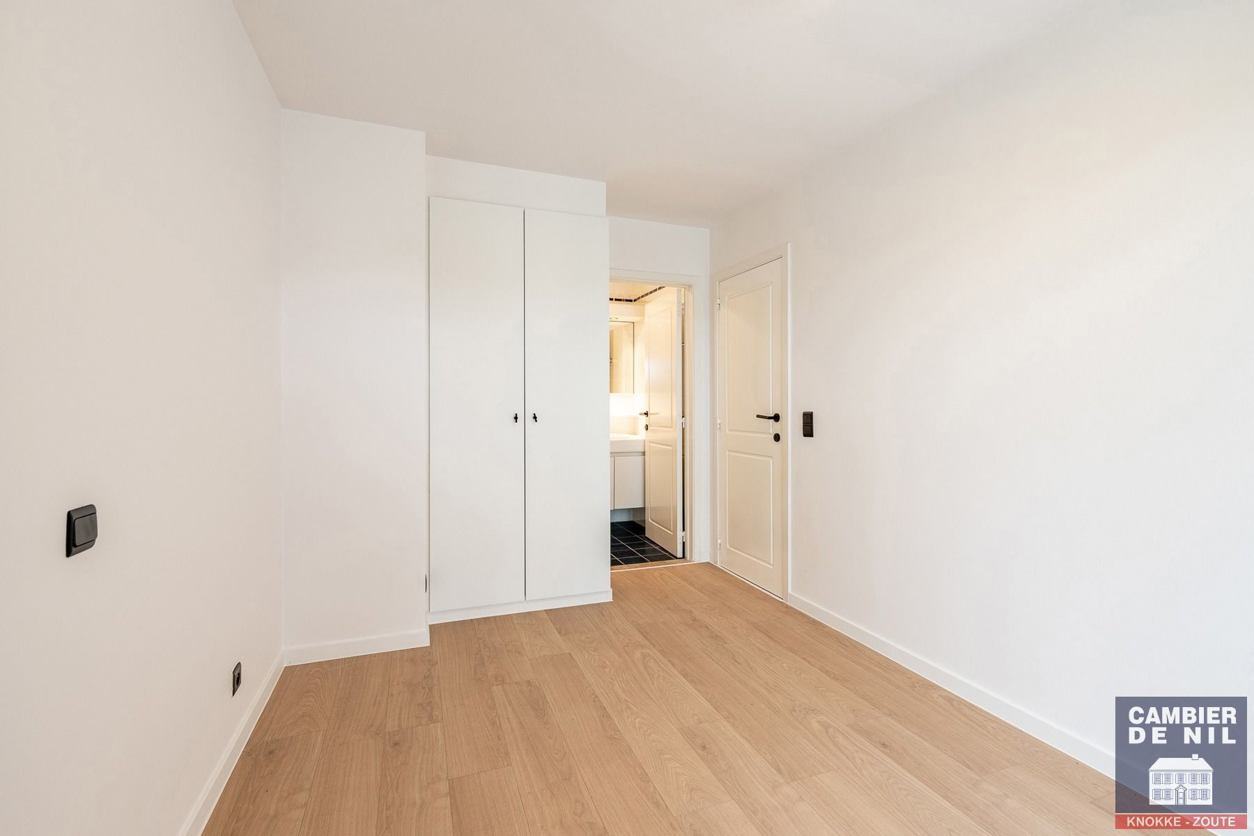 Ruim, ongemeubeld hoekappartement nabij het Albertplein  foto 12