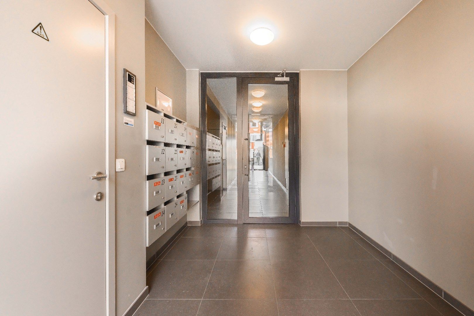 PRACHTIG INSTAPKLAAR APPARTEMENT | 2 SLPKS | INCL GARAGE foto 15