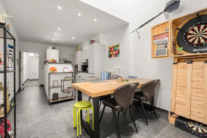 Instapklare rijwoning nabij centrum foto 8