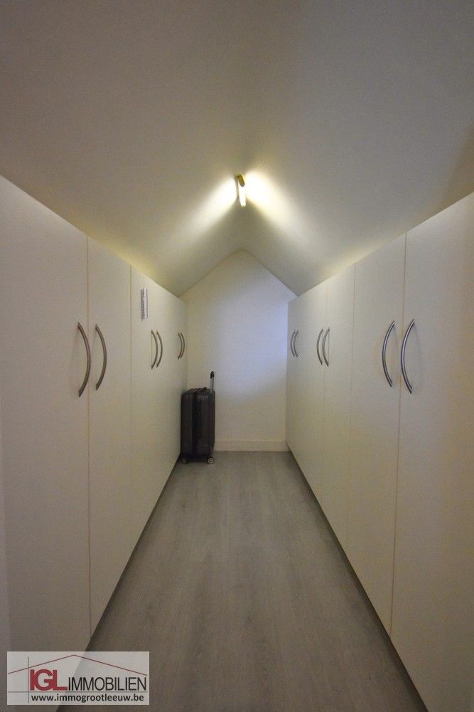 Dakappartement met terras te huur foto 11