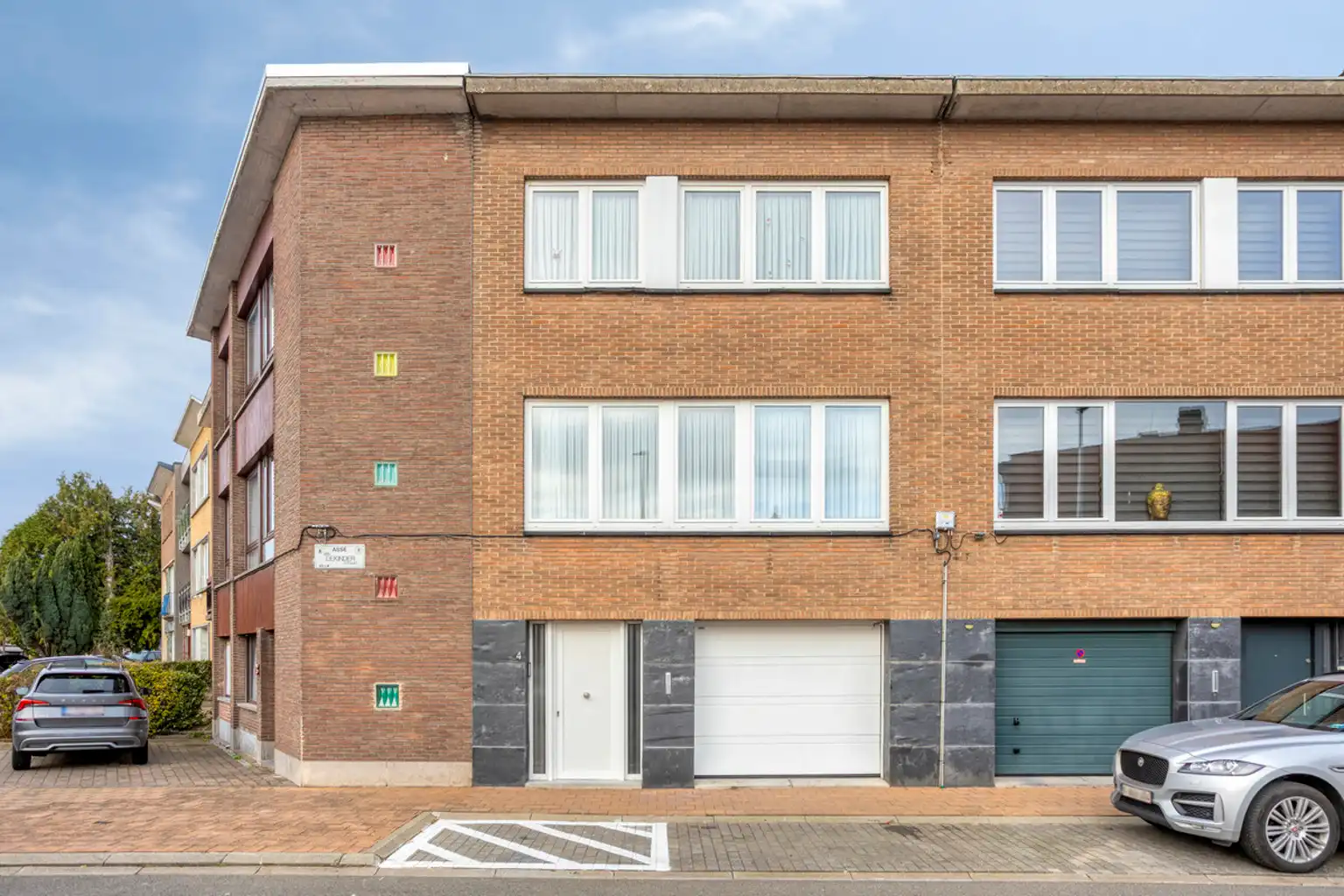 Gerenoveerde bel-étage woning met garage foto 2