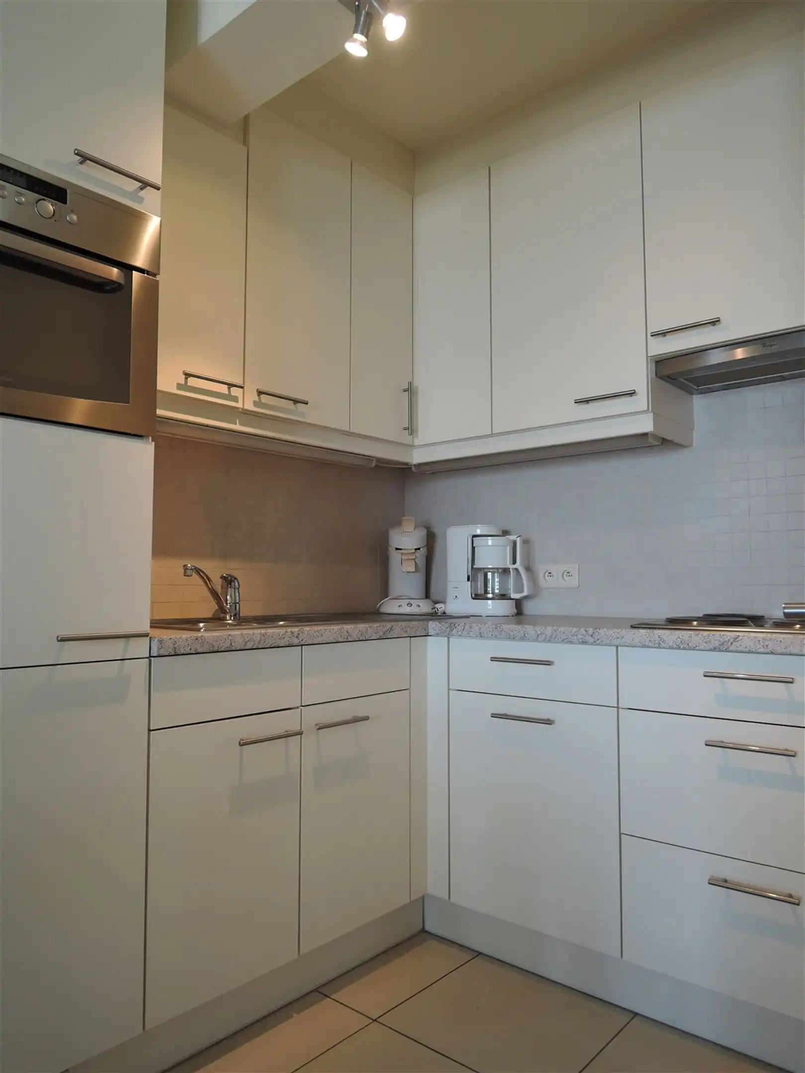 Gemeubeld 1-slaapkamer appartement met zeezicht foto 6