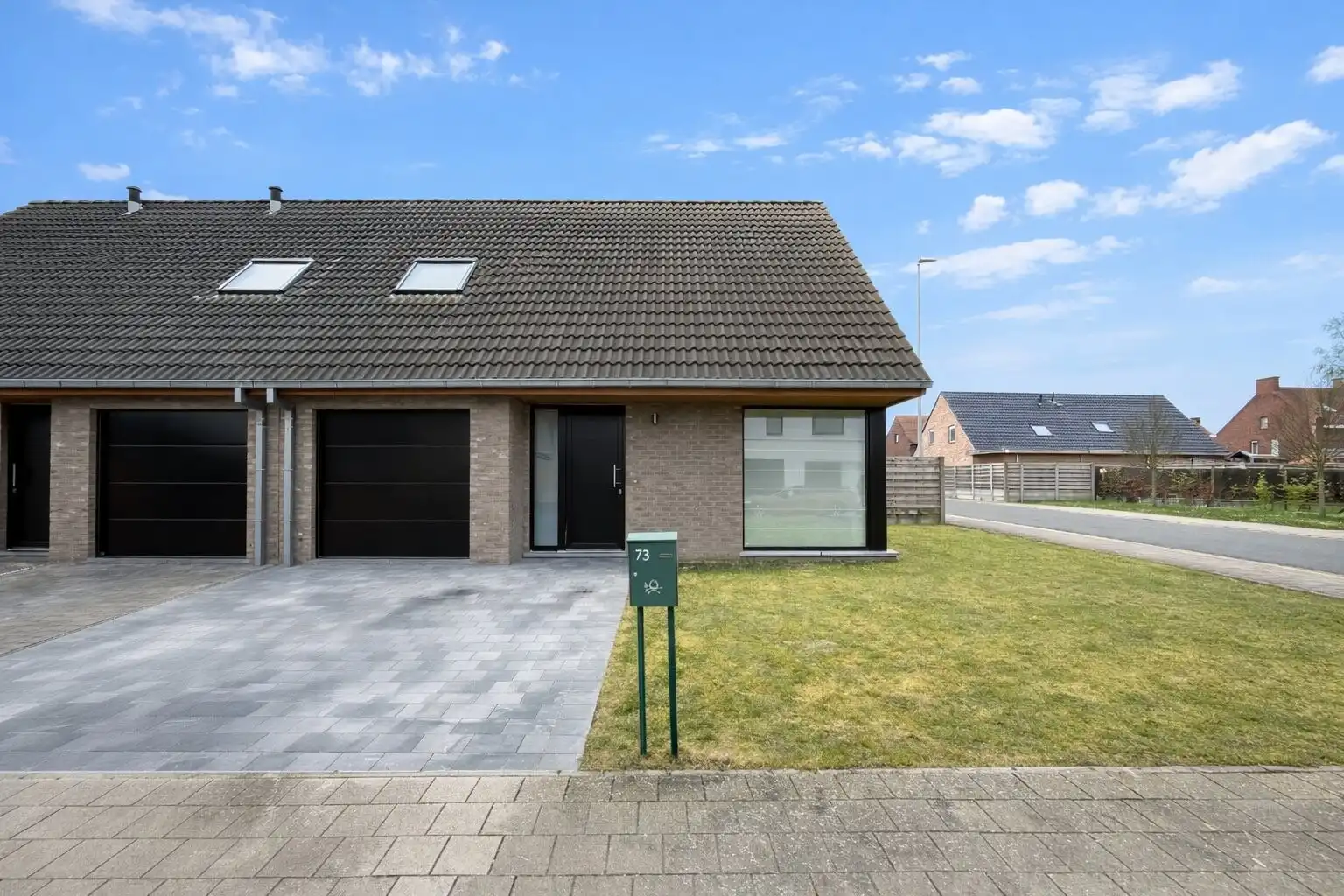 Moorslede – Rustig gelegen halfopen woning met tuin en 3 slaapkamers foto {{pictureIndex}}