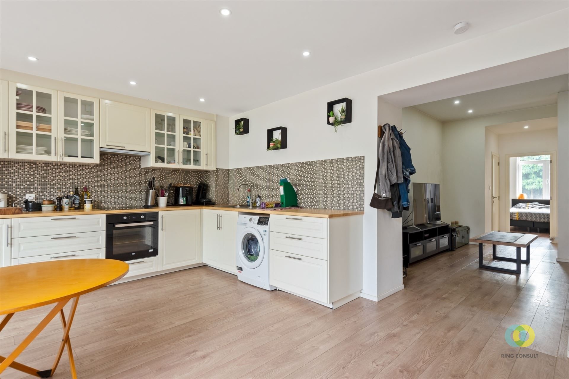 Gelijkvloers één-slaapkamer appartement met tuin foto 2