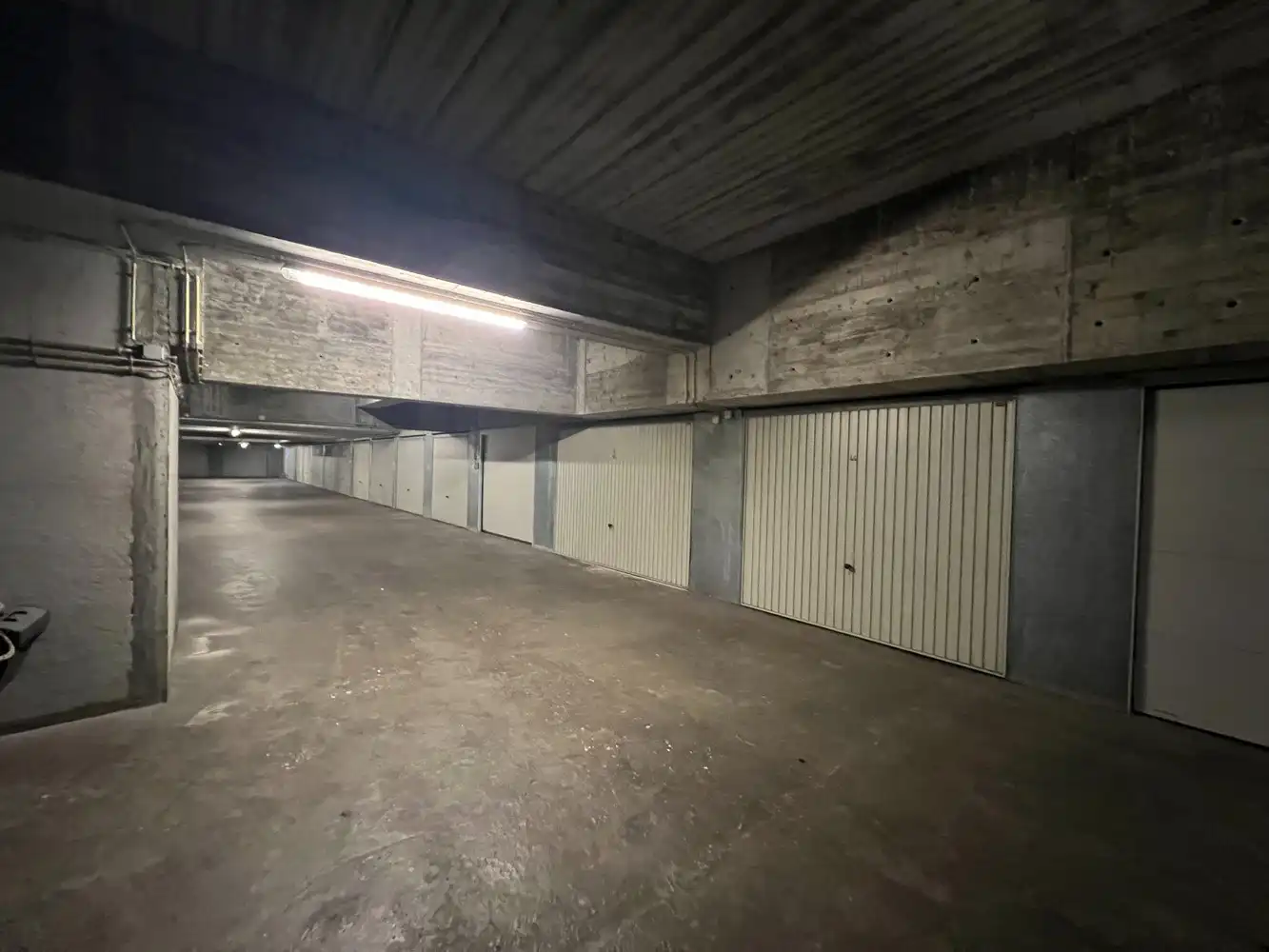 Makkelijk toegankelijke garagebox ter hoogte van Glacier de la Post in Duinbergen foto 3