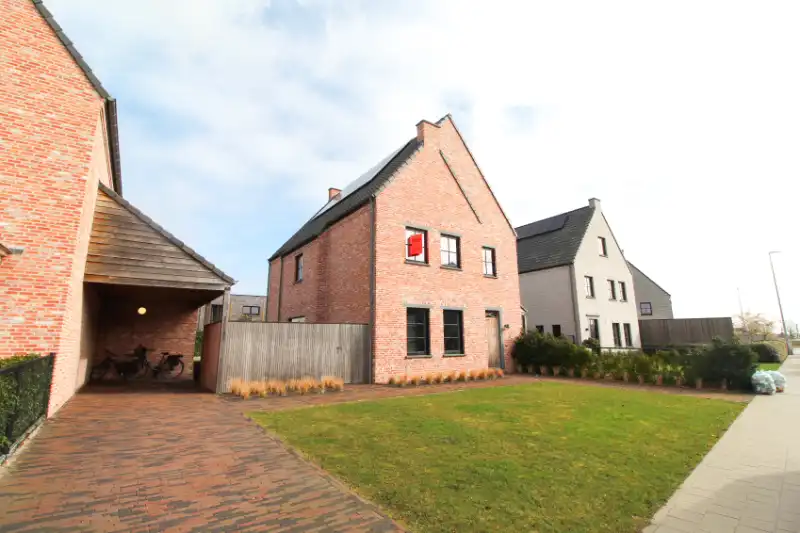 Uitzonderlijke woning te Izegem foto {{pictureIndex}}