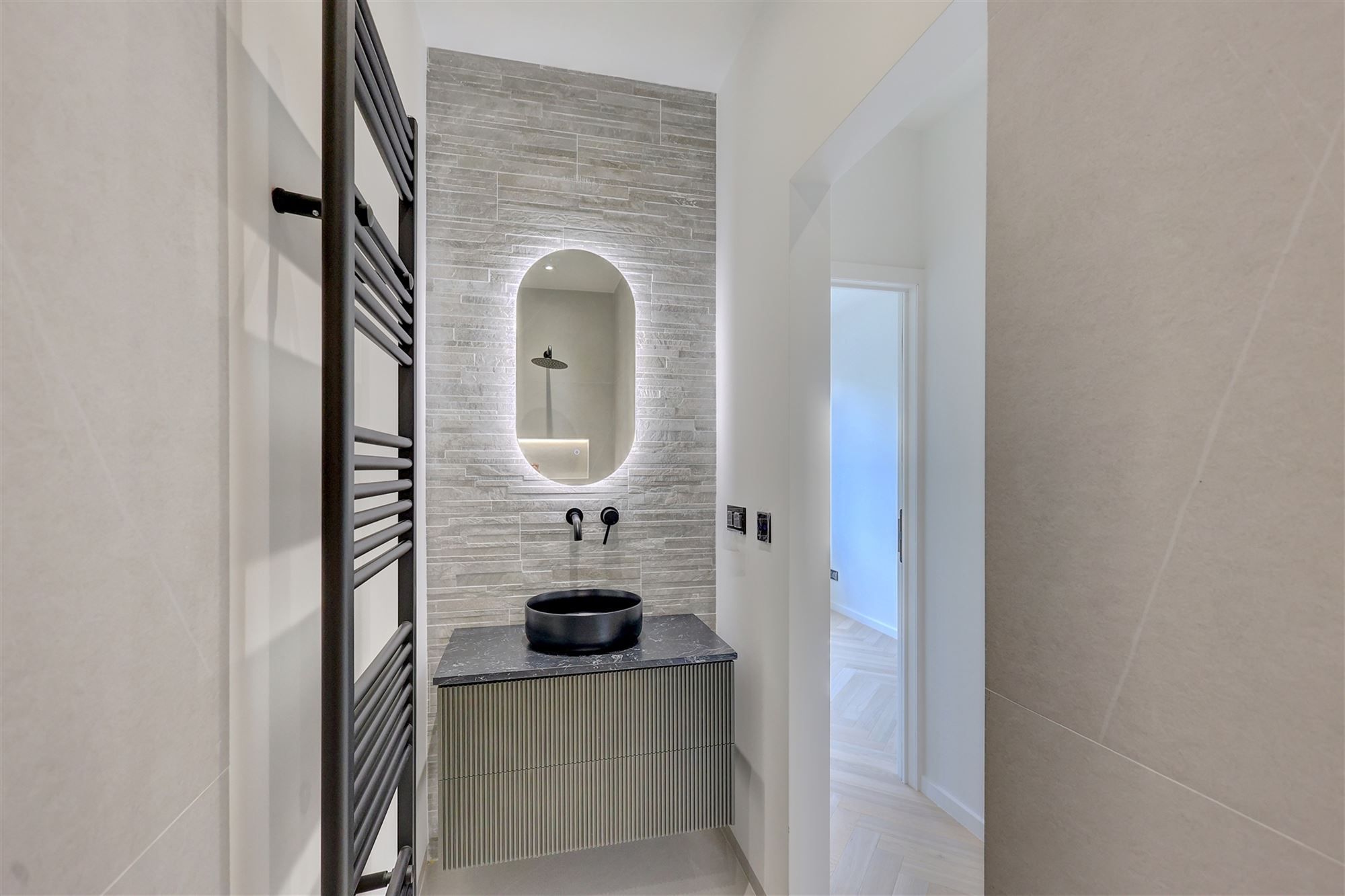 Prachtig gerenoveerd appartement vlakbij centrum Wilrijk foto 13