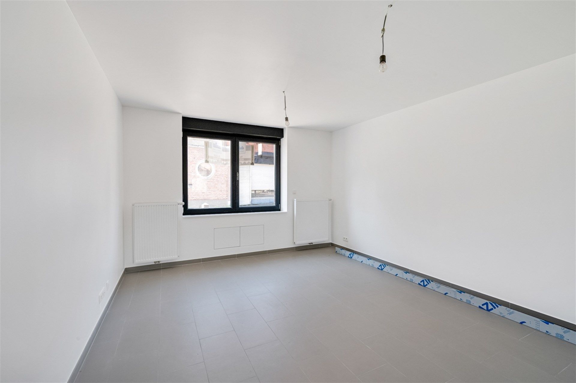 Volledig gerenoveerde woning met 4 mogelijke slaapkamers foto 6