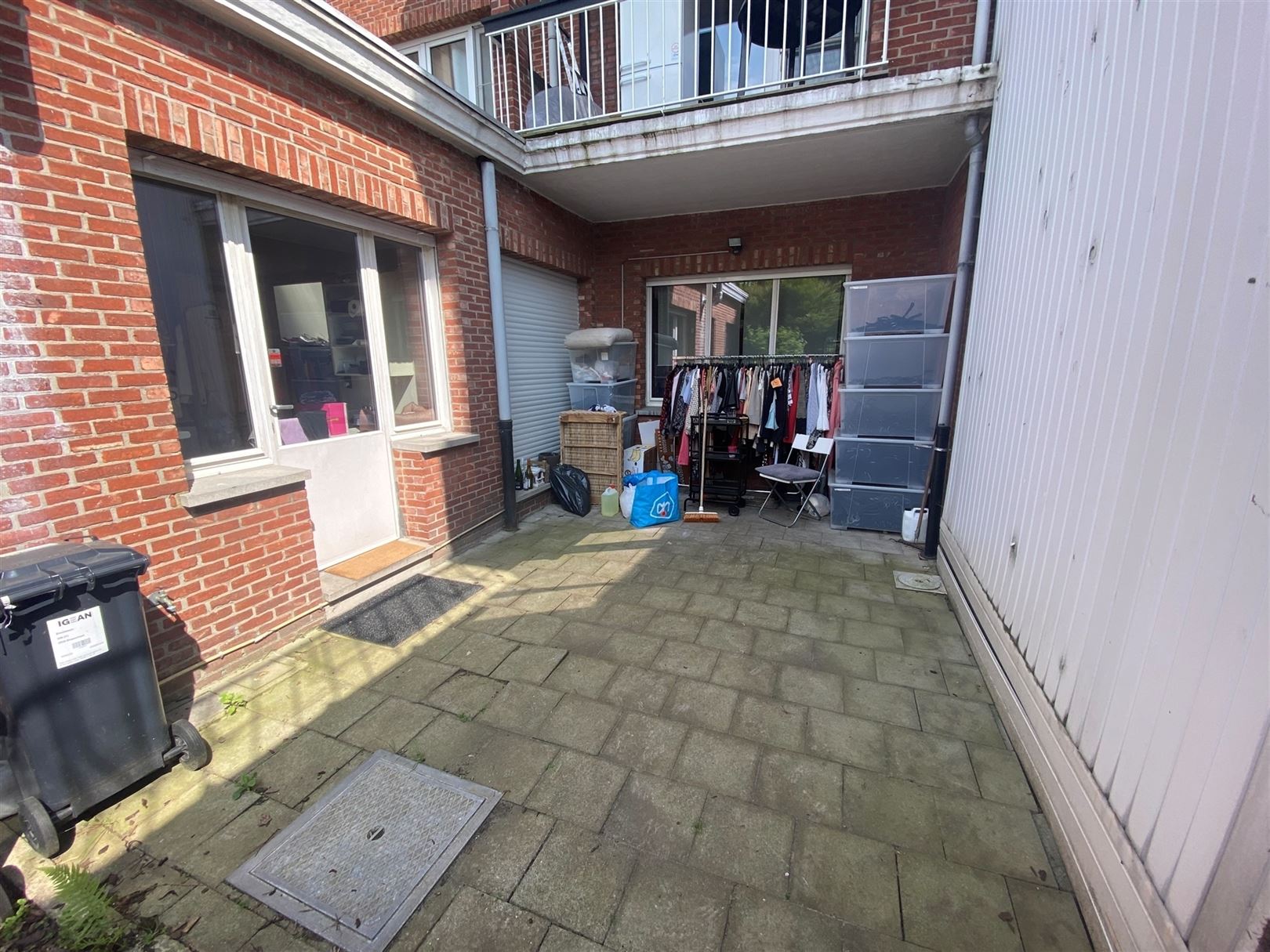 Centraal gelegen winkelpand met woonst en tuin foto 10