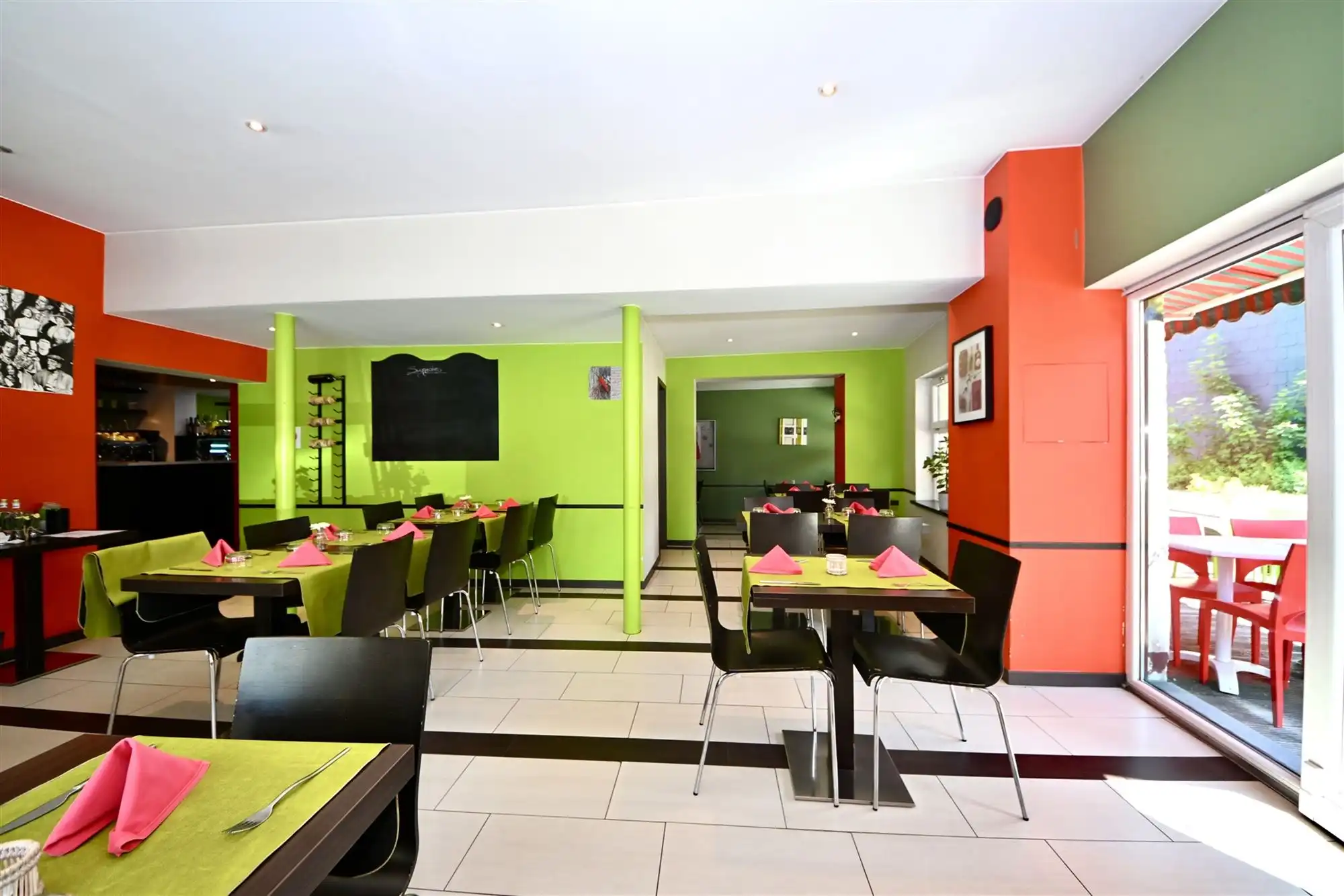 Handelspand met restaurant en appartement foto 8