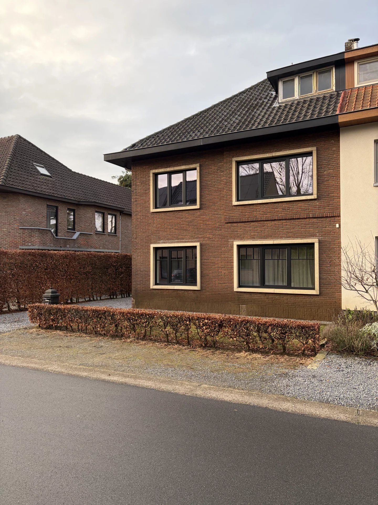 Prachtig gerenoveerde woning te Beringen foto 2