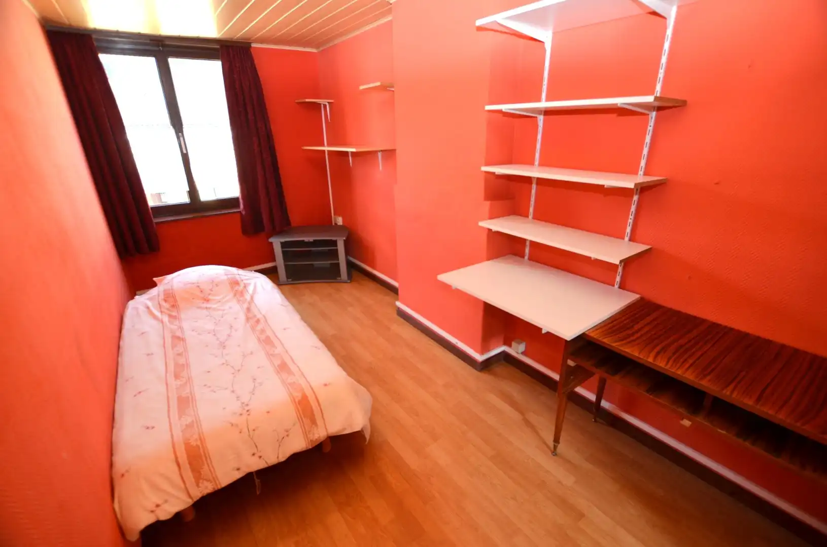 Zeer ruim woonhuis foto 17