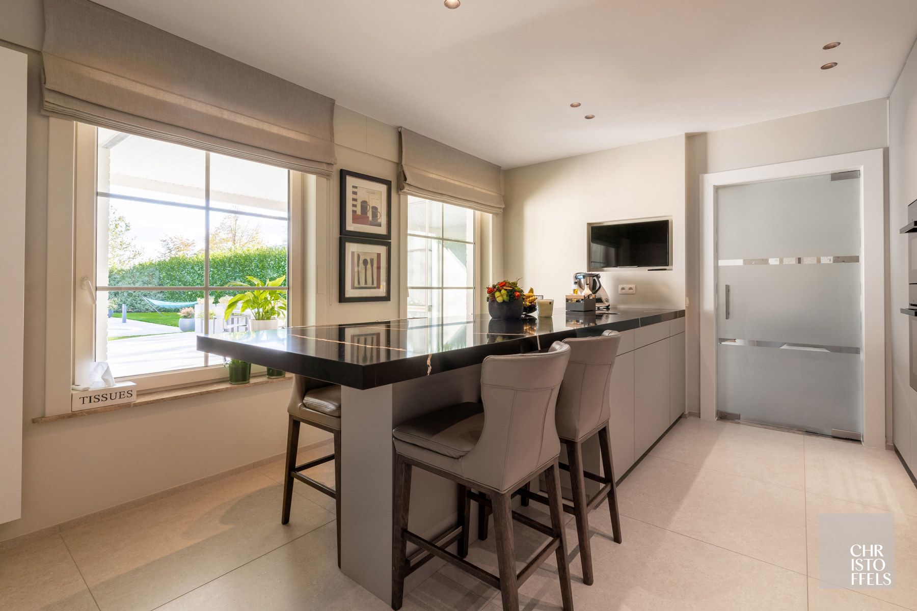 Eigentijdse villa (428m²) met zwembad en 2de woning (187m²)!  foto 8