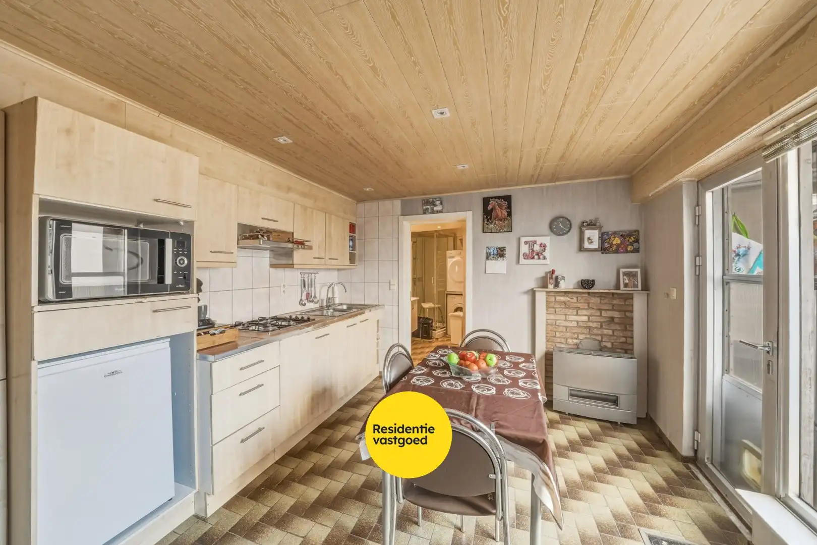 Op te frissen hoekwoning met garage in Bredene foto 11