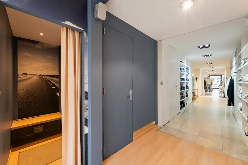 Exclusieve handelsopportuniteit op topligging in Roeselare ROESELARE – NOORDSTRAAT | RUIME HANDELSZAAK VAN >450 M² + ATELIER EN EXTRA RUIMTES foto 17