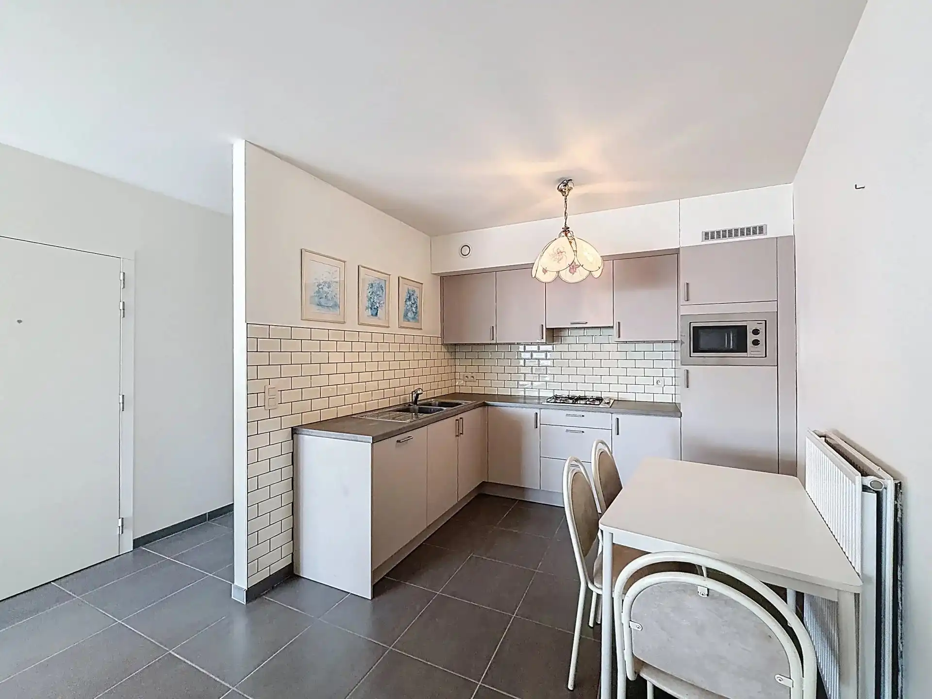 Ruim energiezuinig en verzorgd appartement met 2 slaapkamers en terras. foto 8