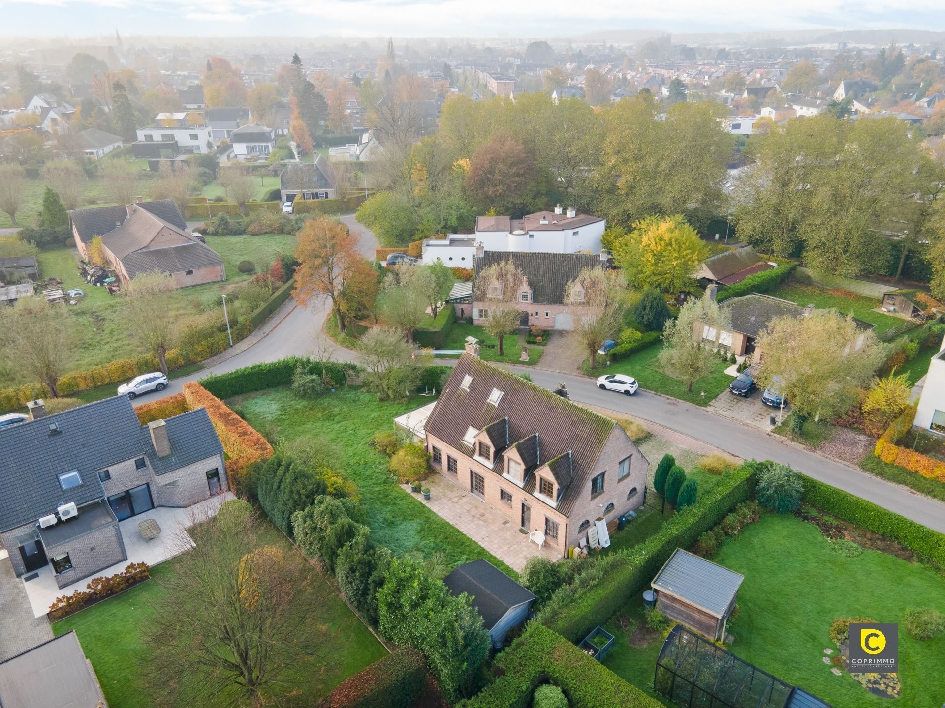 Hoofdfoto van de publicatie: Villa op een perceel van 926 m² 