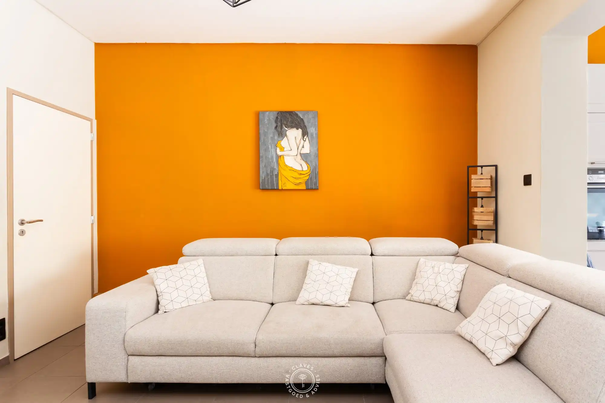 Hedendaagse gezinswoning achter statige art-decogevel foto 7