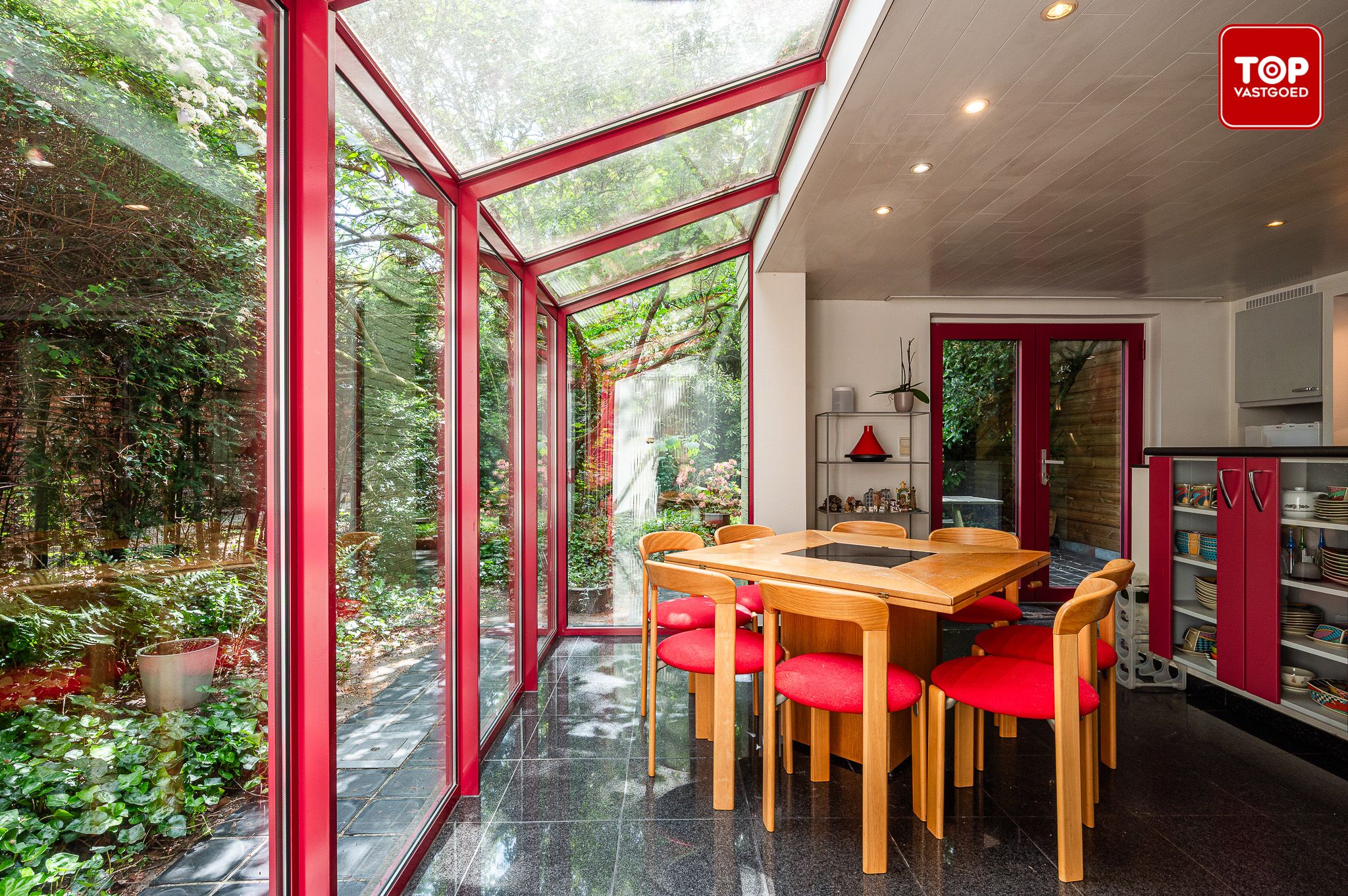 Charmante halfopen woning met fantastische tuin op een Topligging in Sint-Denijs-Westrem foto 13