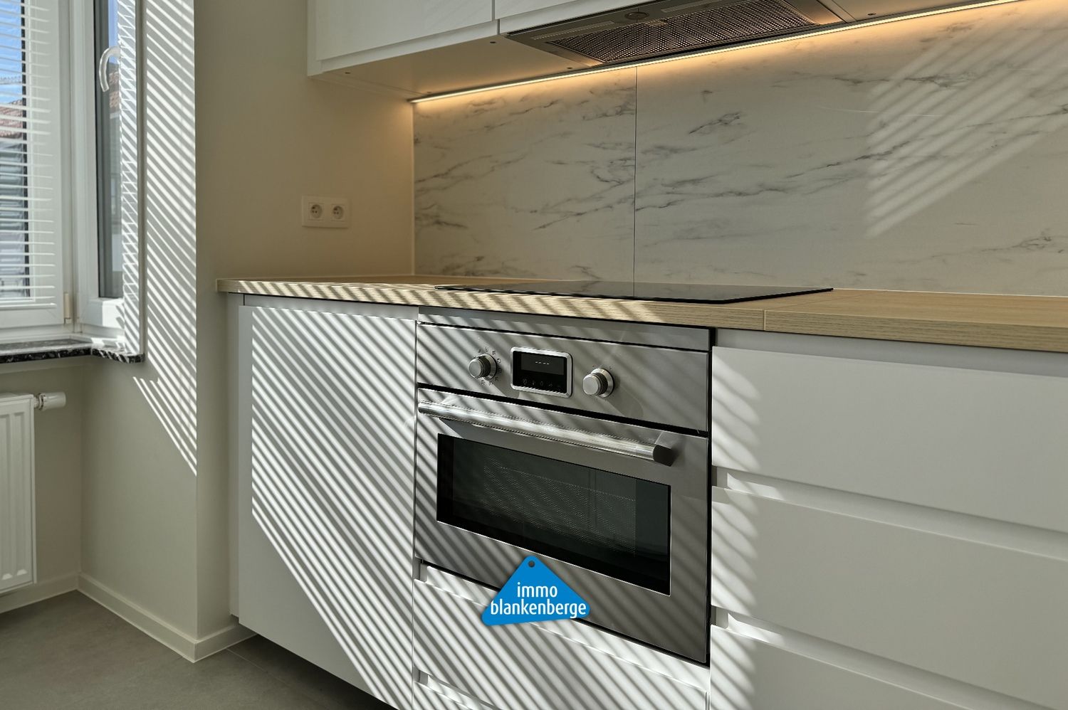 Modern Gerenoveerd Appartement met 2 Slaapkamers foto 9
