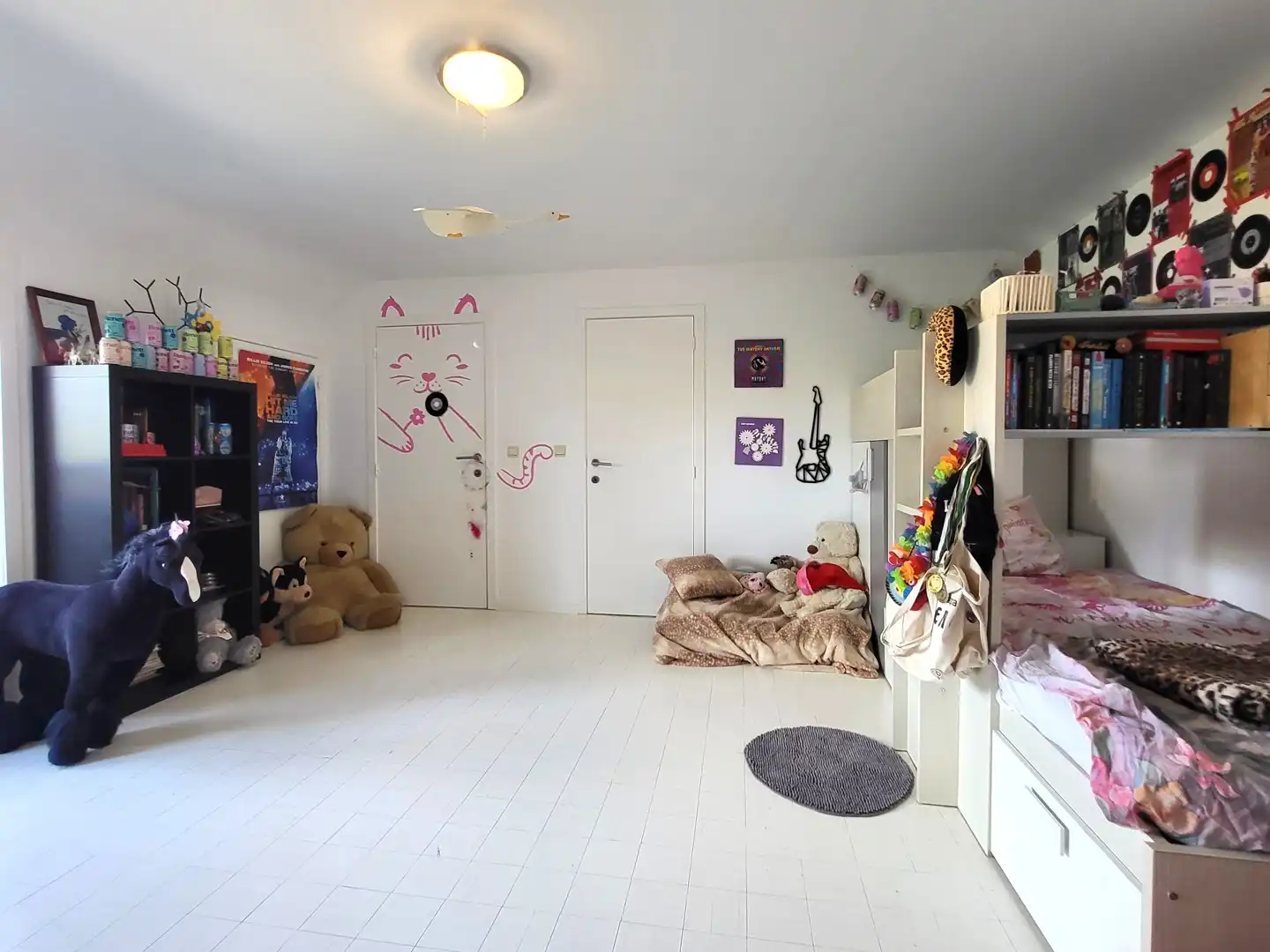 Exclusief wonen & ondernemen: imposante villa met volwaardige praktijk en aparte toegang op commerciële topligging, een perceel van 1.139 m² en met maar liefst 532 m² bewoonbare oppervlakte. foto 26