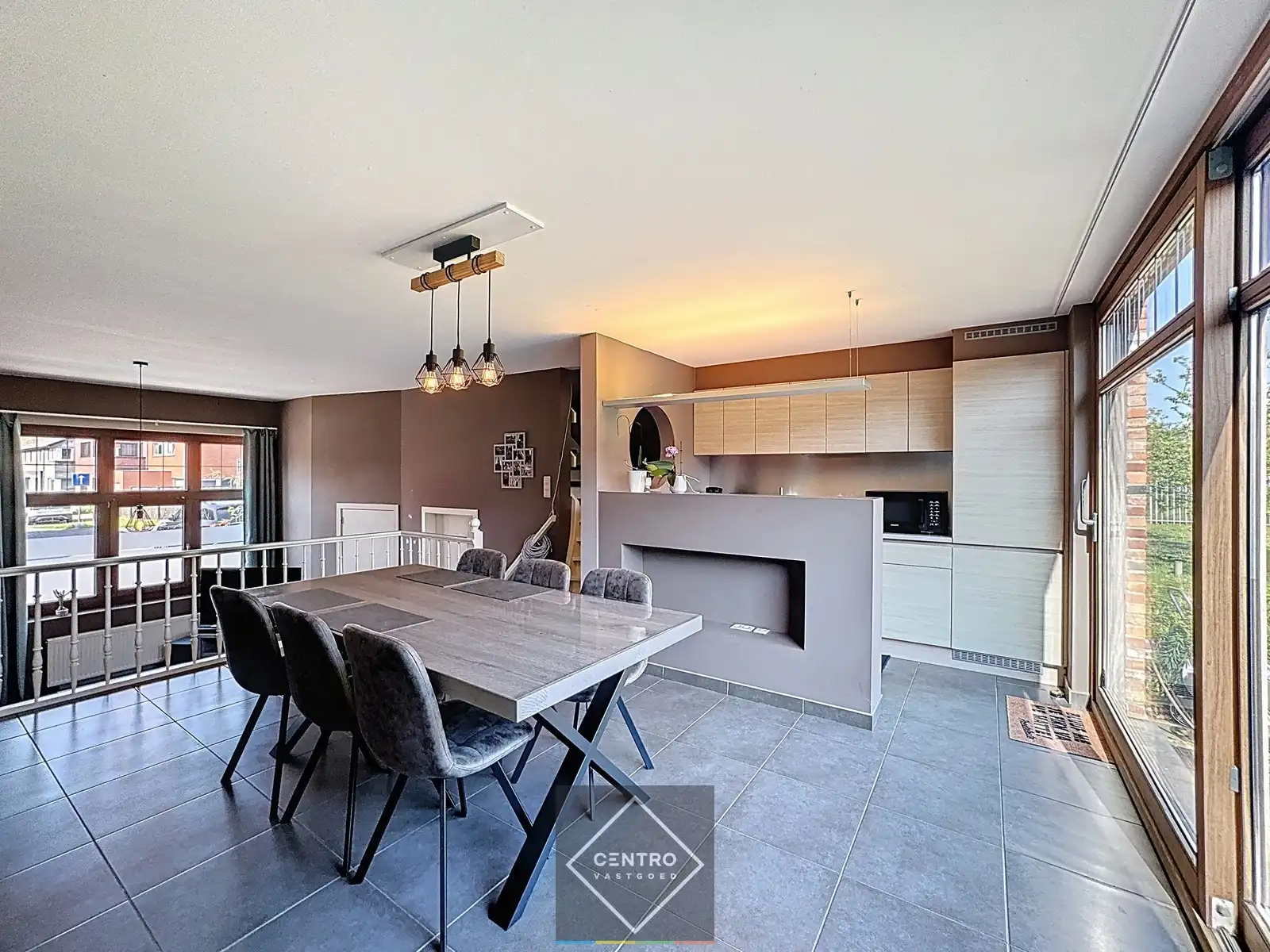 Leuke woning met alle COMFORT met 3 slpks, garage en ZUIDger. tuin! foto 6