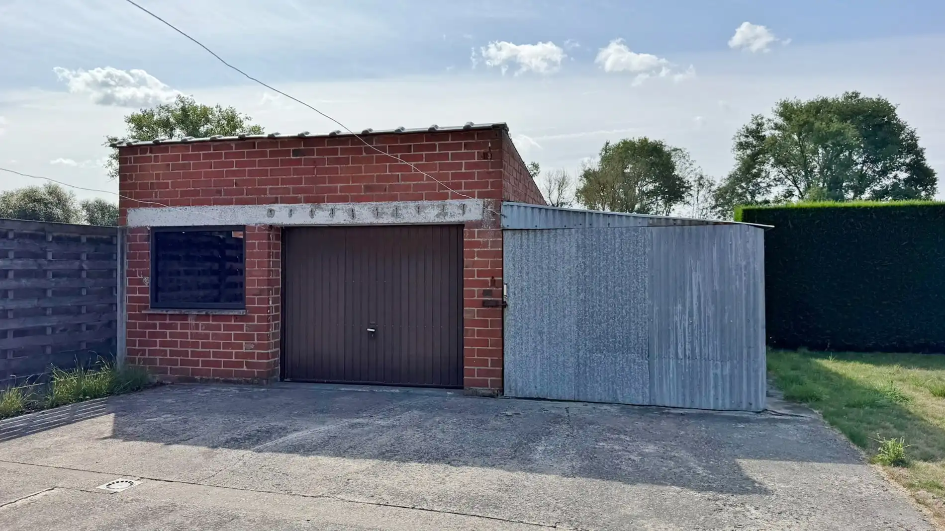Goed onderhouden halfopen woning met 4 slaapkamers, zonnige tuin en garage. foto 13