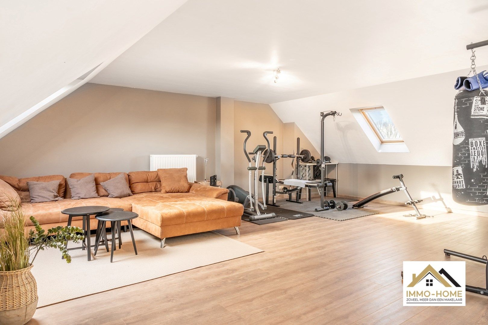 Ruime recente woning in pastorij stijl foto 24