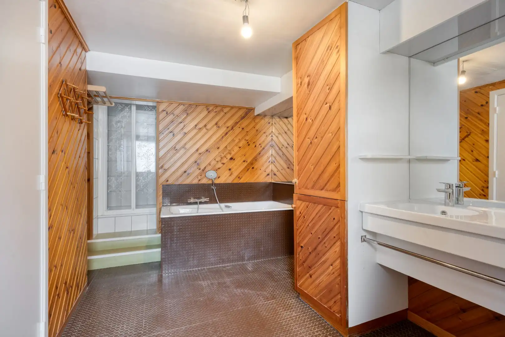 Instapklare gezinswoning met praktijkruimte foto 30