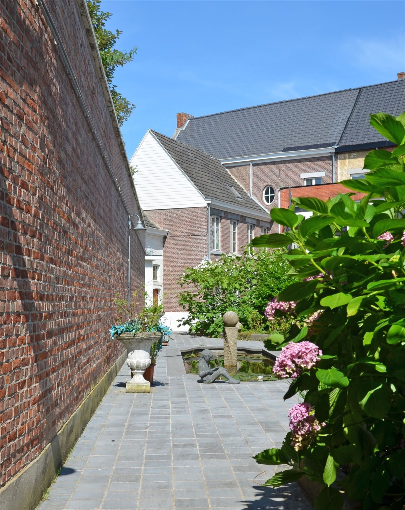 Statige stadsvilla met verschillende mogelijkheden foto 29