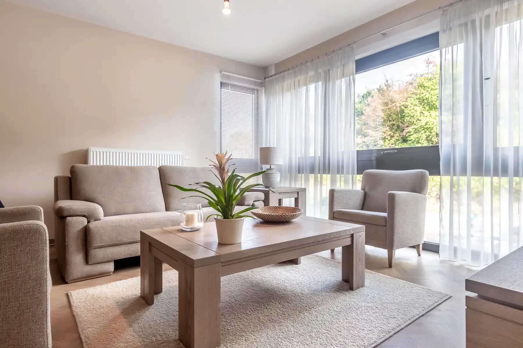 Lichtrijk appartement met autostaanplaats en prachtig zicht foto 11