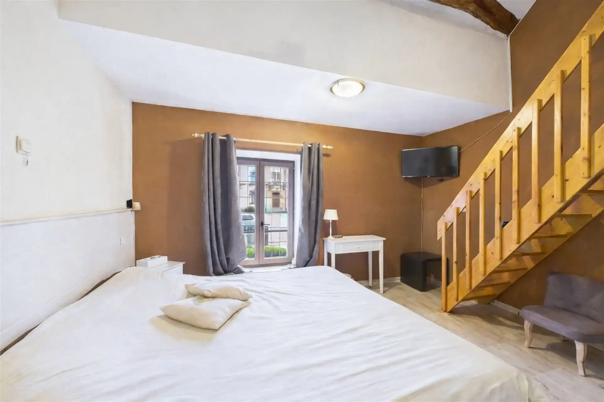 Hotel met 10 kamers in Corbion foto 12