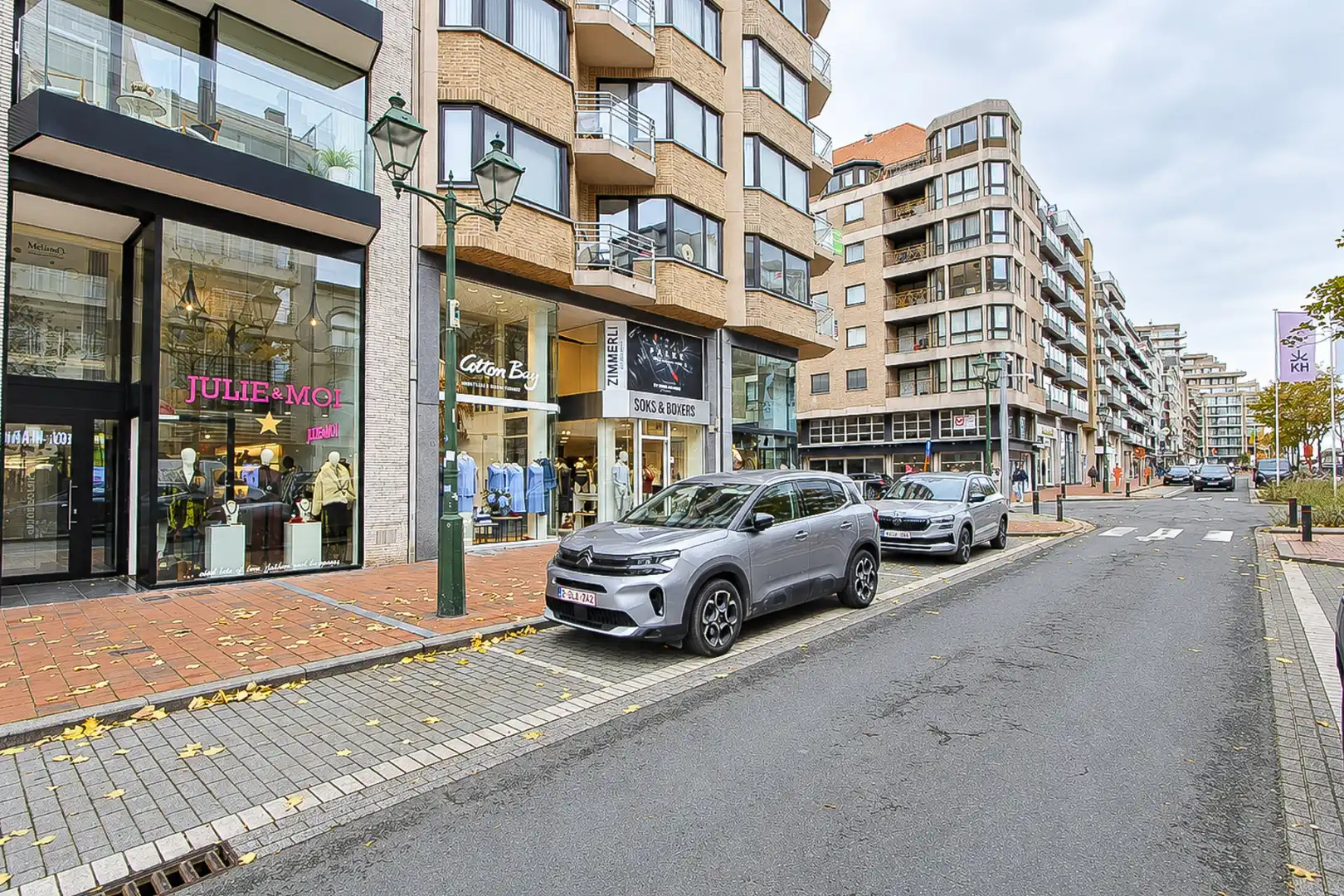Moderne winkel met hoge plafonds te huur Lippenslaan 333 (vanaf 1/4/2027) foto 4