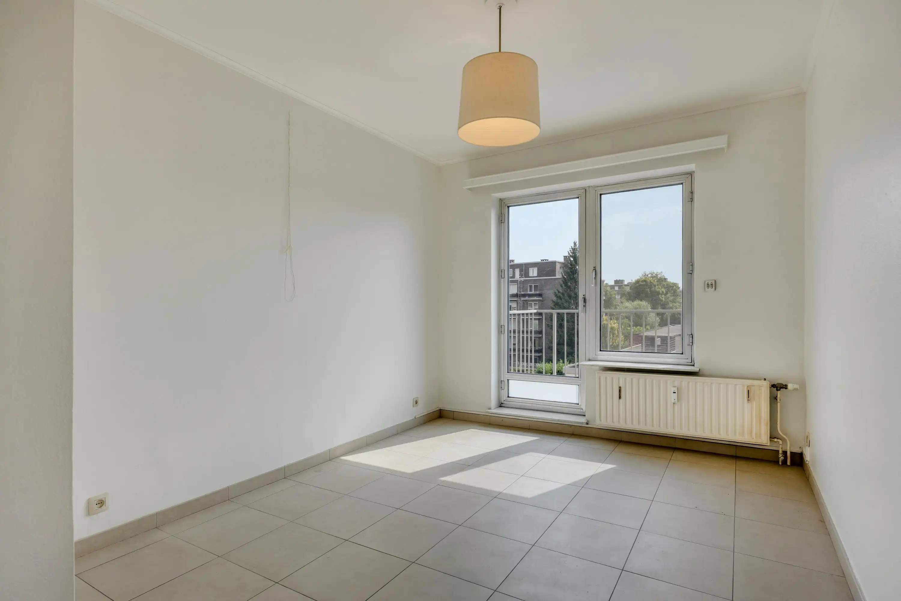 Drie slaapkamer appartement met garagebox en berging in het centrum van Hasselt foto 14