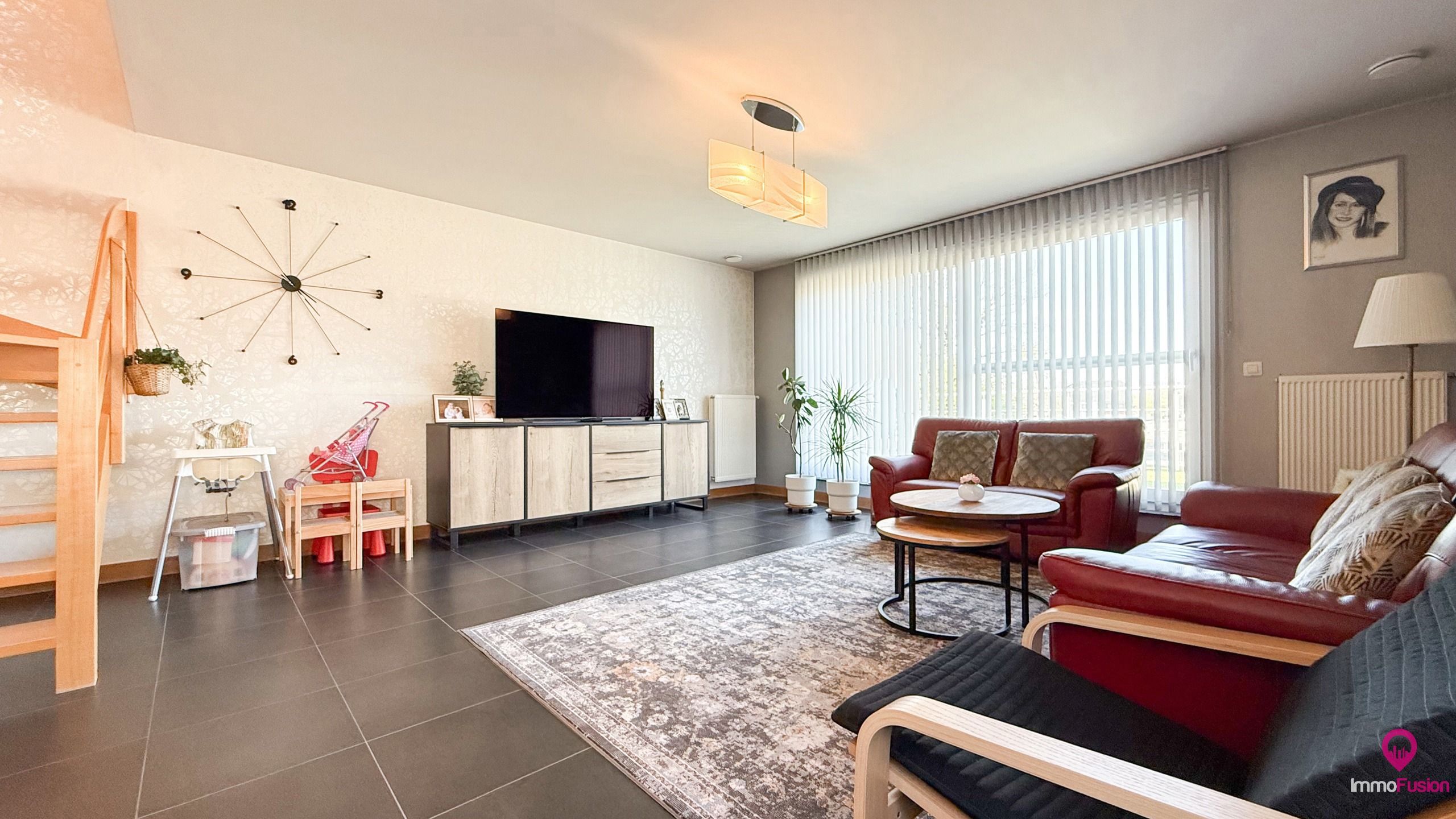 Instapklaar duplex appartement met 3 slaapkamers en terras! foto 2
