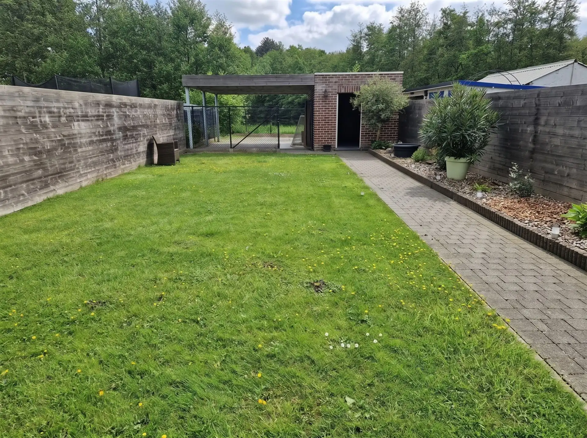 Instapklare, zeer verzorgde woning gelegen te Schriek, op de grens met Putte. foto 16