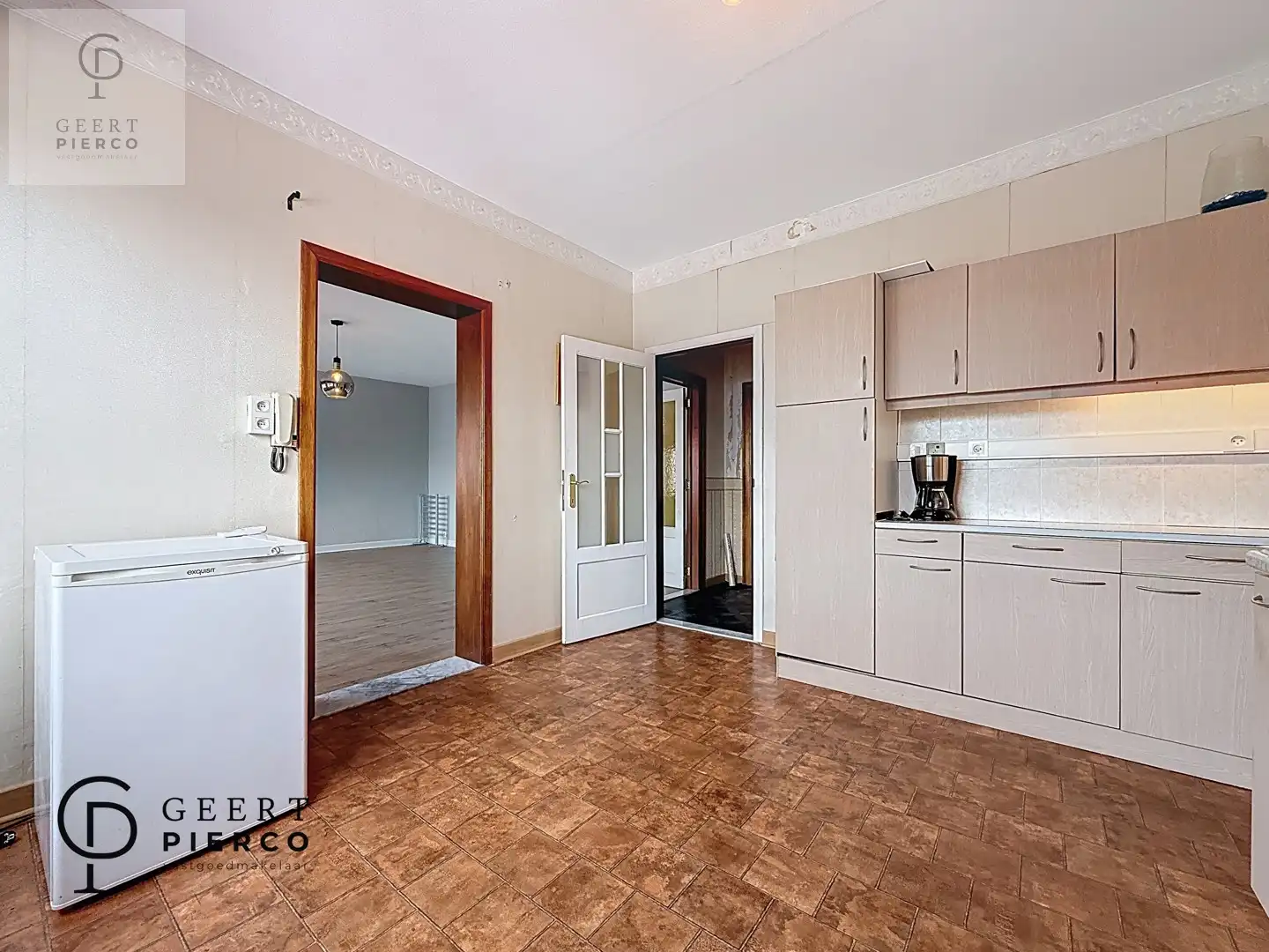 Gezellige studio op toplocatie, vlak bij het station foto 12