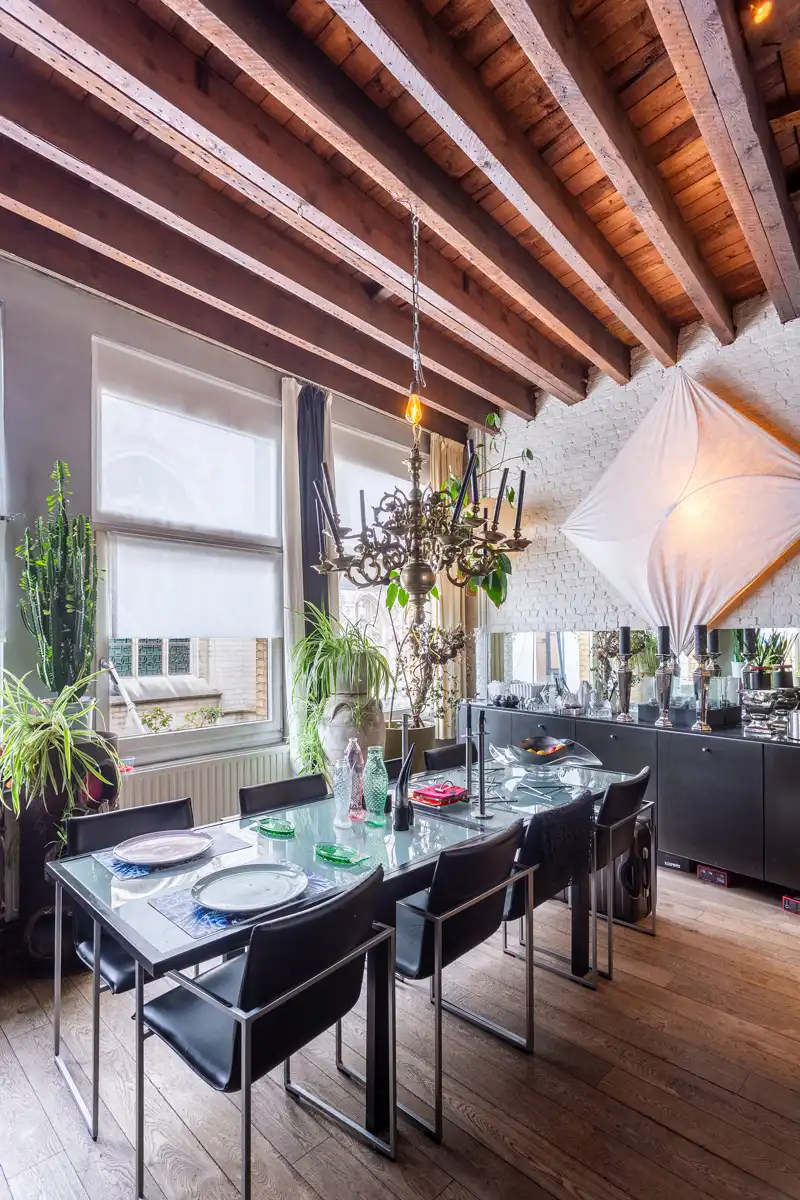 Authentieke woning met winkel en zicht op de Sint Pauluskerk. foto 6