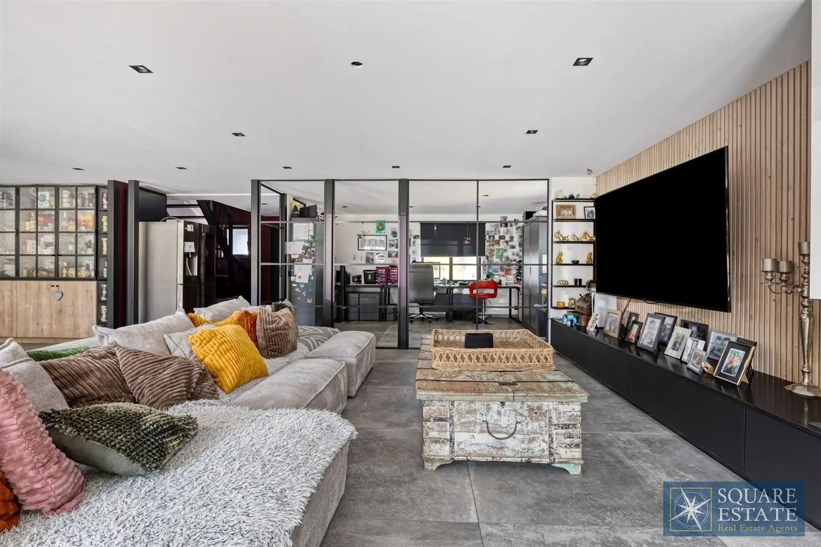 Wemmel, ruime en volledig gerenoveerde villa met 4 slaapkamers. foto 3