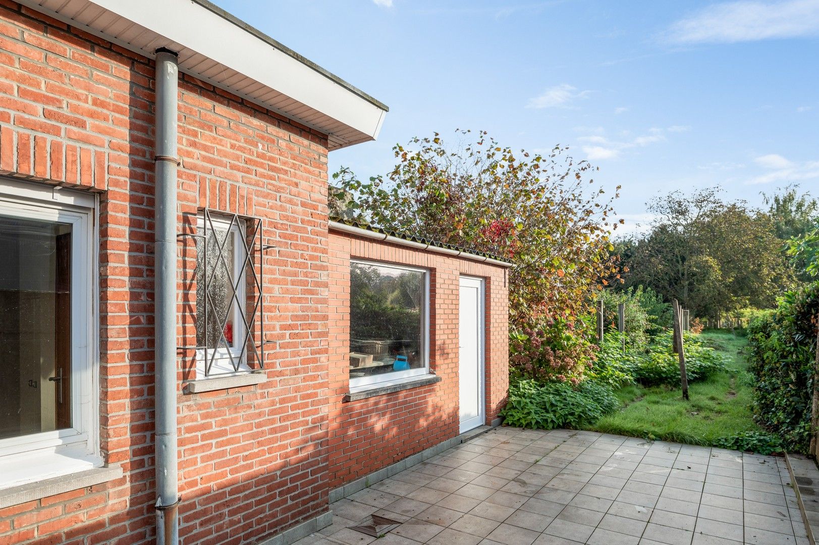 Te moderniseren eengezinswoning met 5 slpk en leuke tuin foto 12