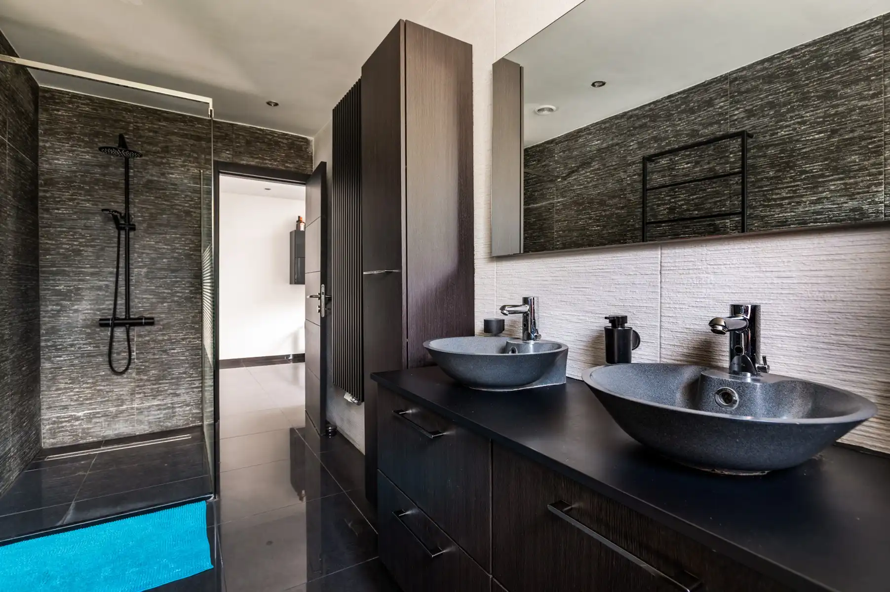 Ruime woning op toplocatie foto 15