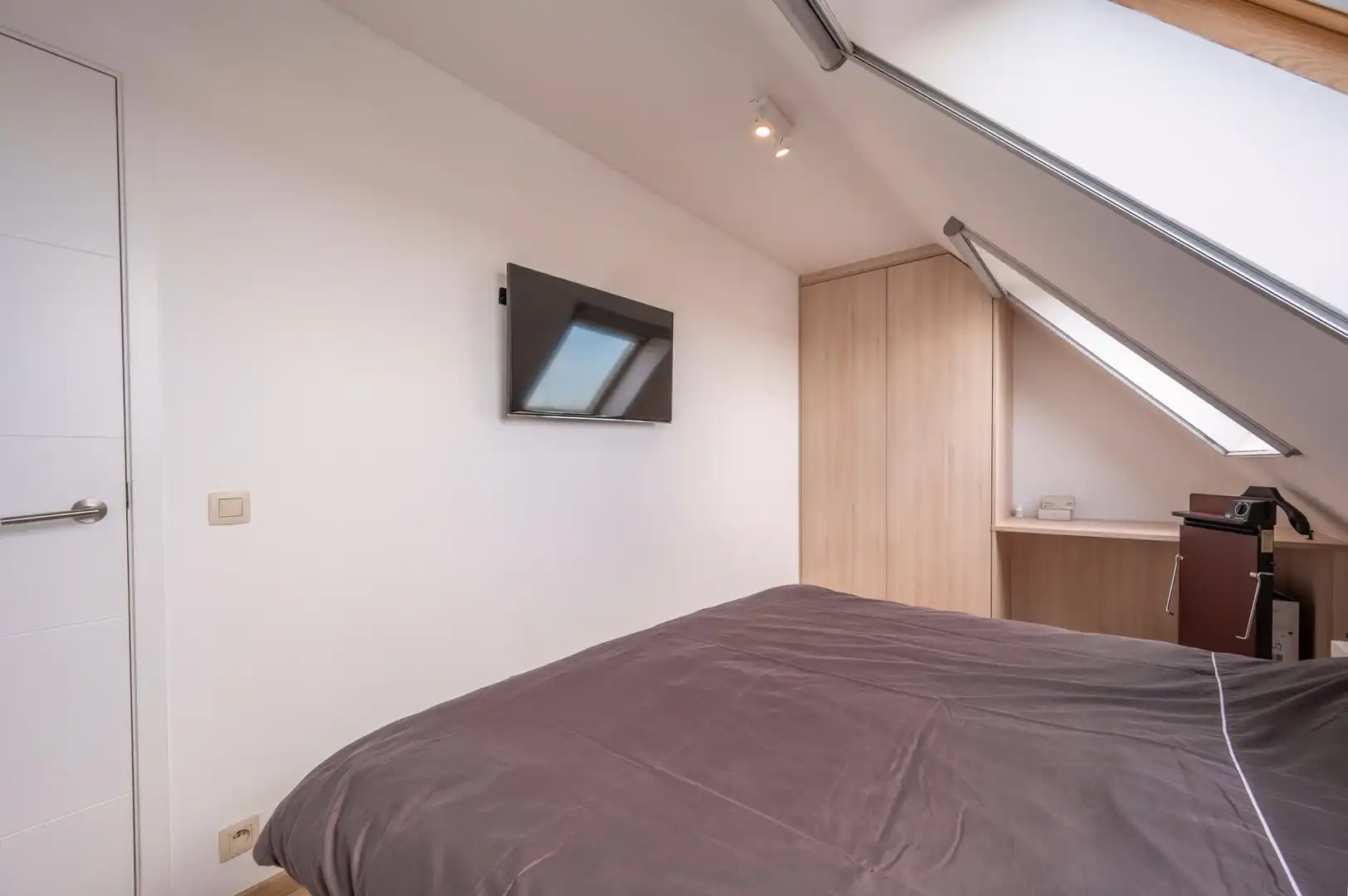 Zonnig duplex-appartement met 3 slaapkamers & mog. garagebox. foto 16