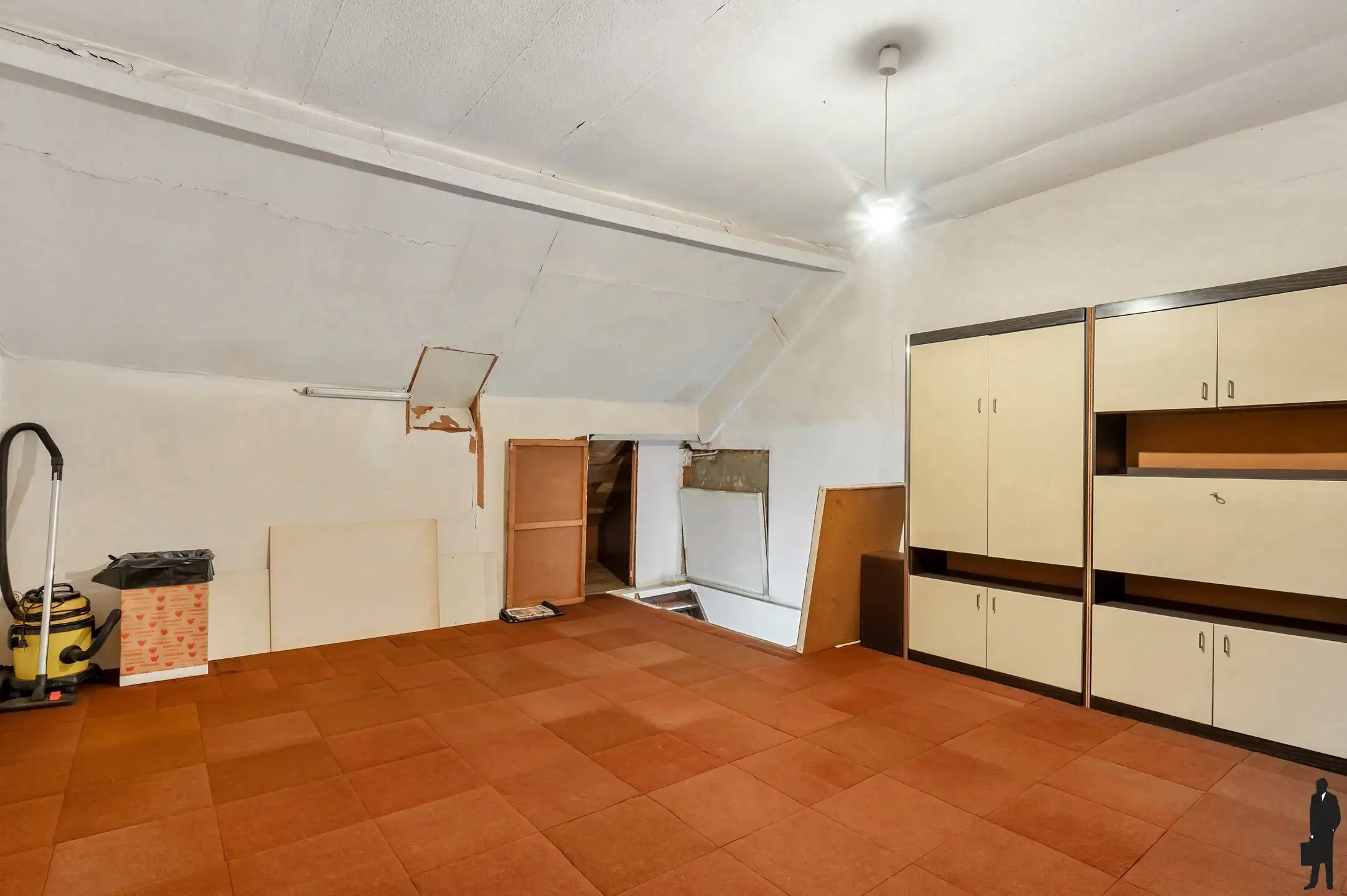 Ruime gezinswoning met bouwgrond. foto 15