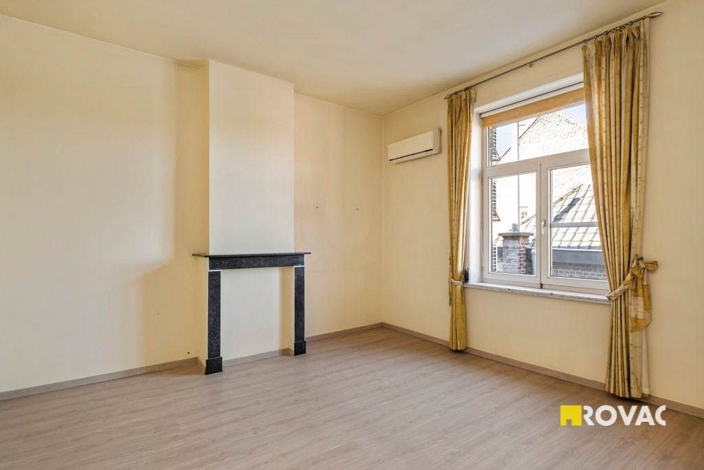 Zeer ruime woning met handelsmogelijkheden foto 15